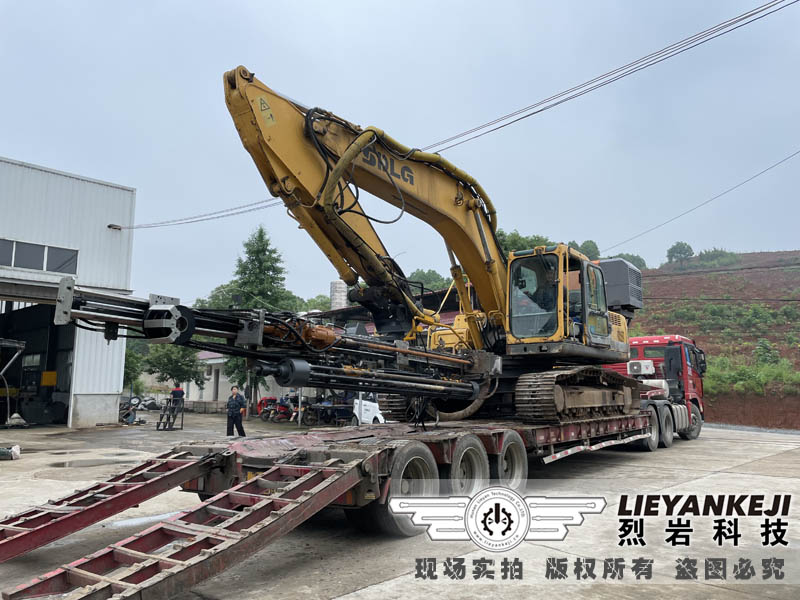 全液壓挖改液壓鑿巖機(jī)整車(chē)發(fā)往甘肅